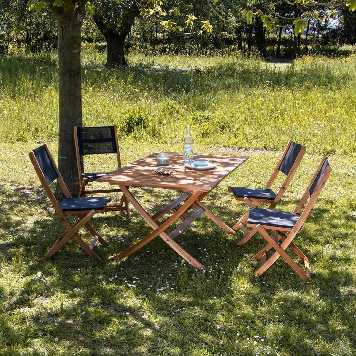 Tavira™ – Ensemble de mobilier de patio élégant – 4 places, cadre en bois d'acacia, coussins résistants aux UV